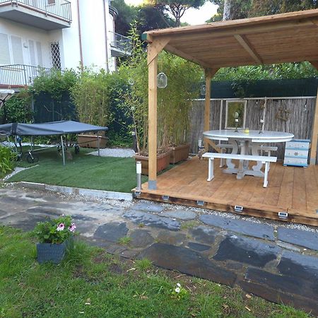 Domusauroom, Relax Nel Cuore Della Versilia - Pet Friendly Viareggio Eksteriør billede